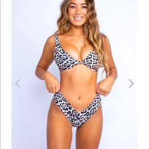 Skatie bikini. Calabasas set